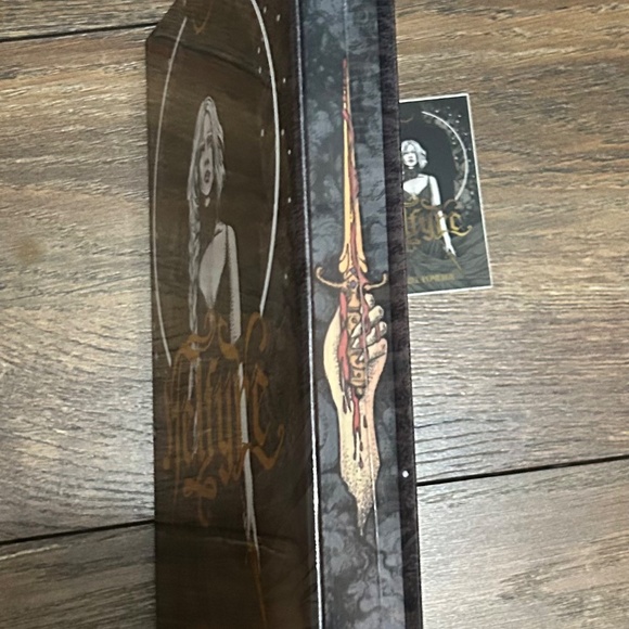 Bookish Box - Hellfyre by Mariel Pomeroy - Picture 2 of 3